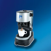 кофеварка LAVAZZA BLUE LB-800 (практически новая)