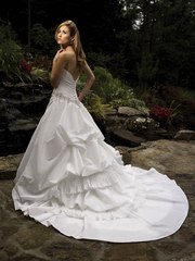 Фантастическое свадебное платье